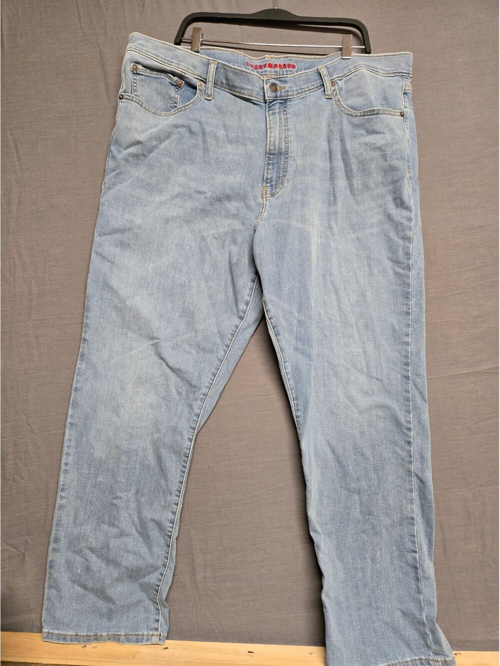 Lucky Brand Light Wash Athletic Straight Jeans 42x32